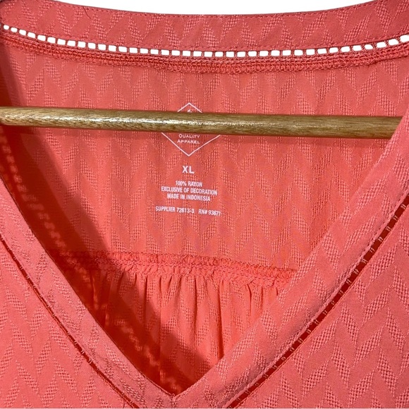 NWOT St Johns Bay Womens Shirt with Lattice Trim Size XL Summer - Picture 3 of 4